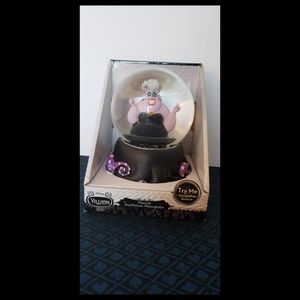 Disney villains Ursula snow globe